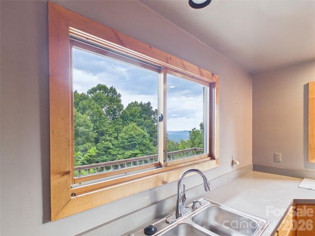 7904 Pinnacle Wind Lane, Lenoir, NC 28645