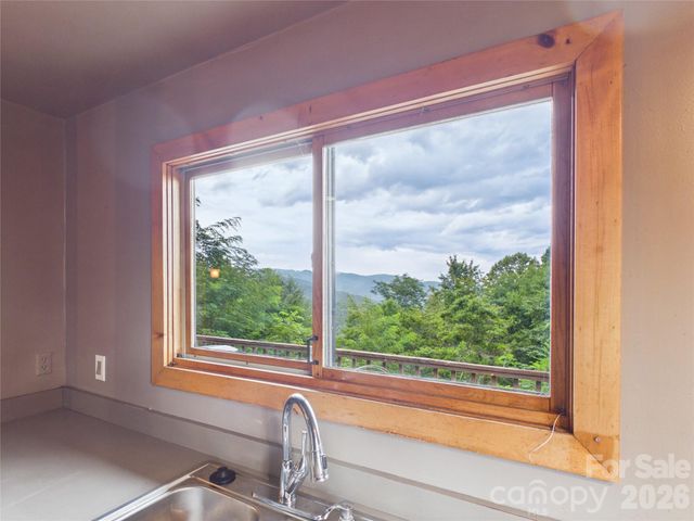 7904 Pinnacle Wind Lane, Lenoir, NC 28645