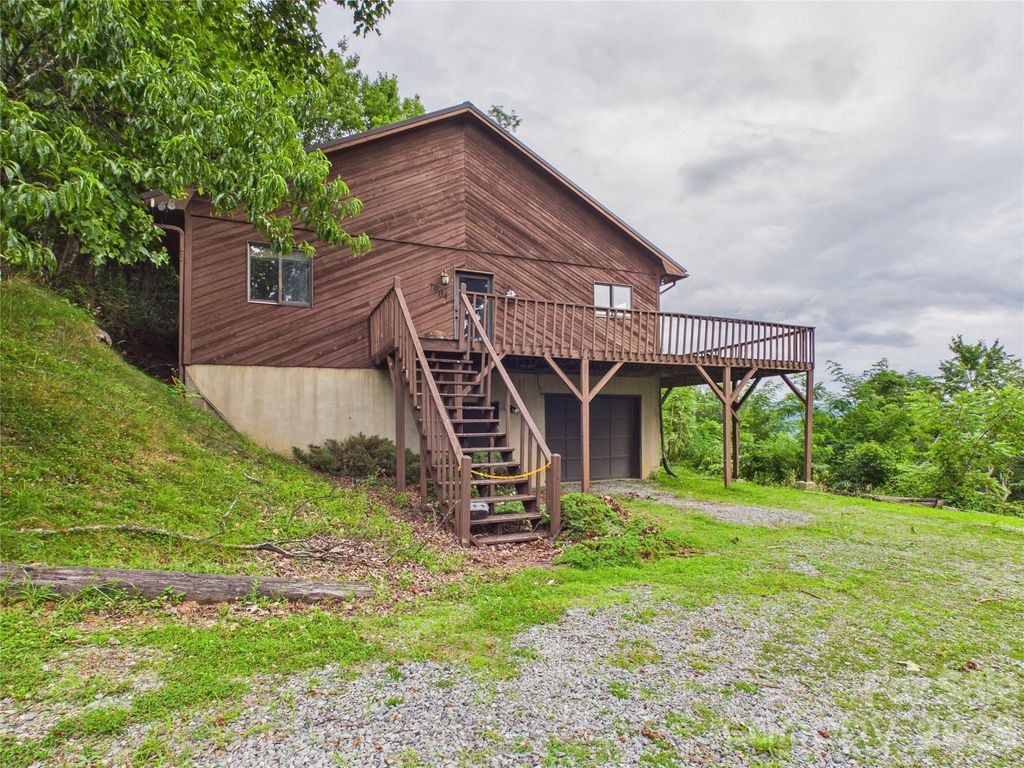 7904 Pinnacle Wind Lane, Lenoir, NC 28645