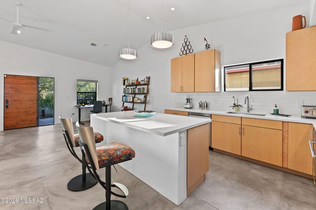236 W University Boulevard, Tucson, AZ 85705