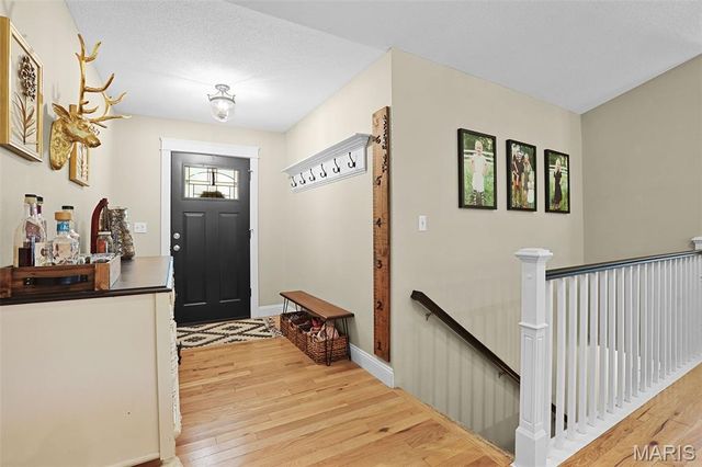 28 S Meadow Lane, Glen Carbon, IL 62034