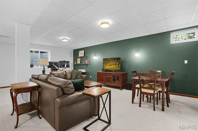 28 S Meadow Lane, Glen Carbon, IL 62034