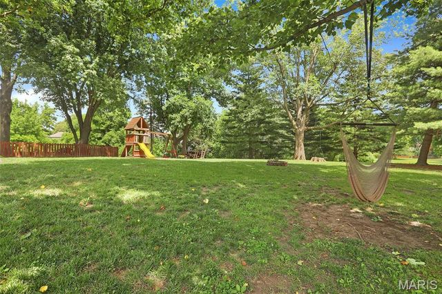 28 S Meadow Lane, Glen Carbon, IL 62034