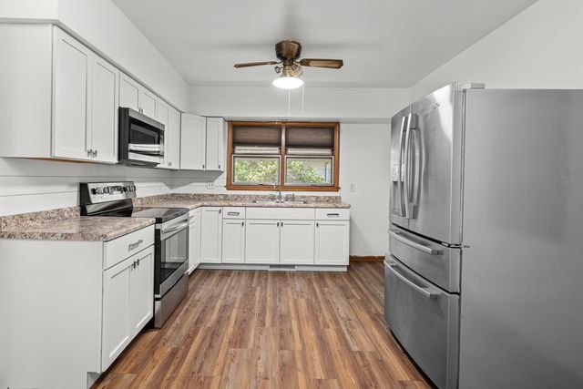 2400 27th Street, Rock Island, IL 61201