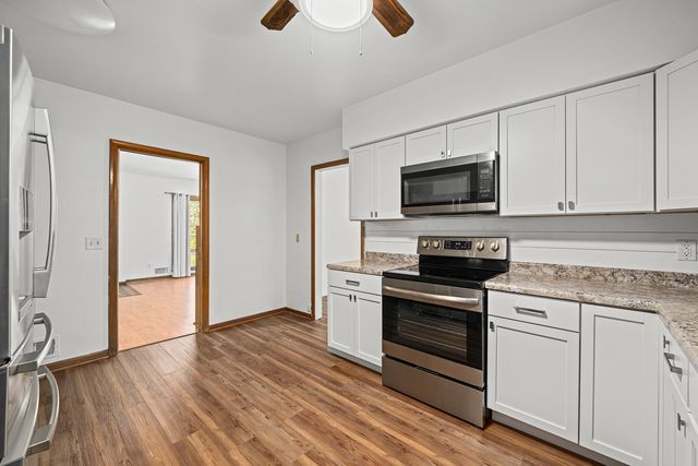 2400 27th Street, Rock Island, IL 61201