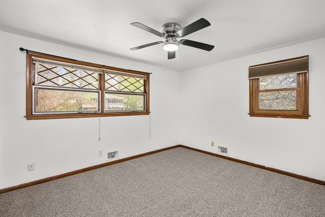 2400 27th Street, Rock Island, IL 61201