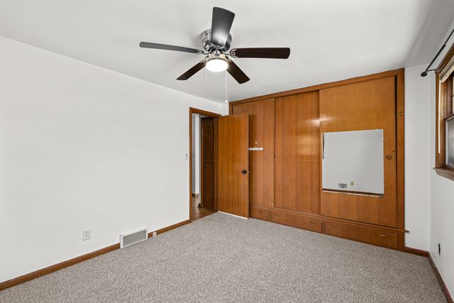 2400 27th Street, Rock Island, IL 61201