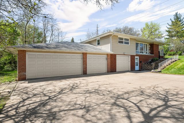 2400 27th Street, Rock Island, IL 61201