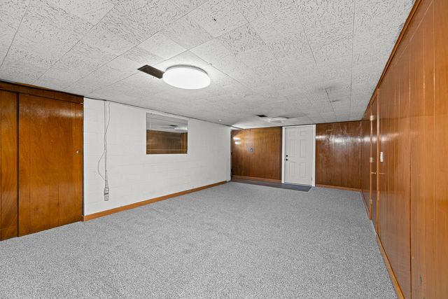 2400 27th Street, Rock Island, IL 61201