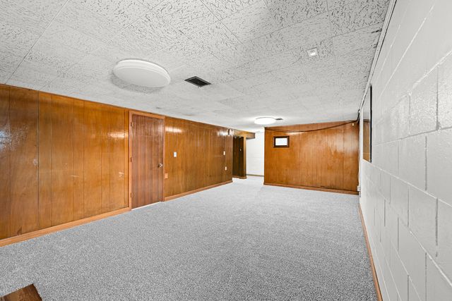 2400 27th Street, Rock Island, IL 61201