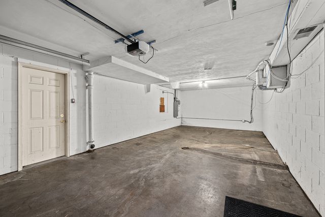 2400 27th Street, Rock Island, IL 61201