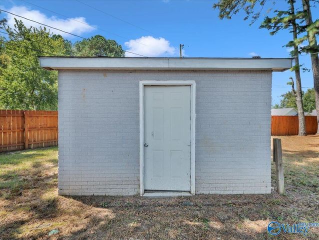15717 Arlington Road, Athens, AL 35611