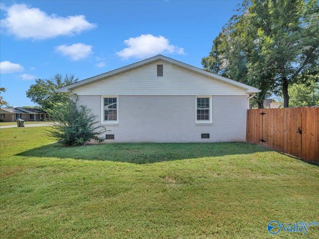 15717 Arlington Road, Athens, AL 35611