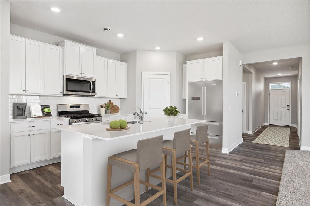 17400 Durham Drive, Lakeville, MN 55044