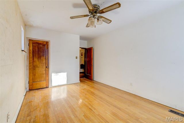 2940 Moniteau Drive, St Louis, MO 63121