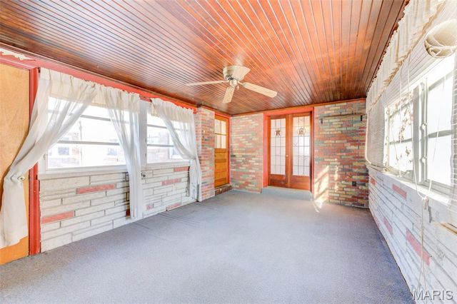 2940 Moniteau Drive, St Louis, MO 63121