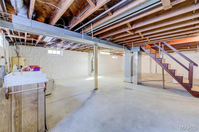 2940 Moniteau Drive, St Louis, MO 63121