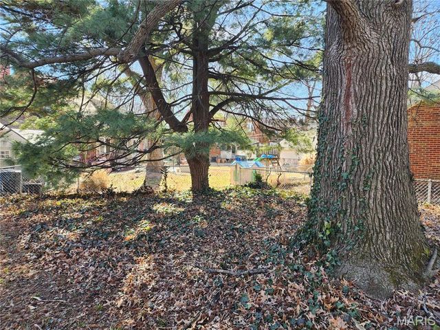 2940 Moniteau Drive, St Louis, MO 63121