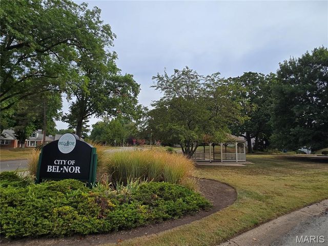 2940 Moniteau Drive, St Louis, MO 63121