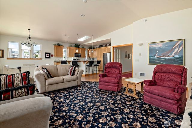 645 Monterey Avenue, Coupeville, WA 98239