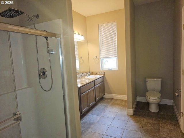 953 INLET Loop, Coos Bay, OR 97420