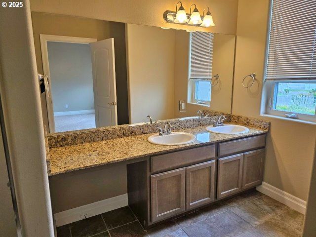 953 INLET Loop, Coos Bay, OR 97420