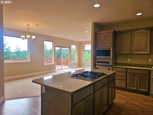 953 INLET Loop, Coos Bay, OR 97420