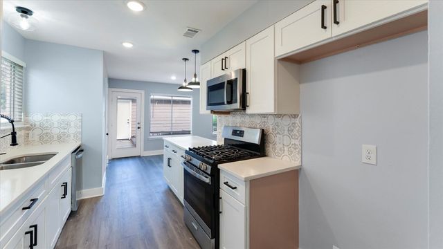 3819 W Traditions Court, Houston, TX 77082