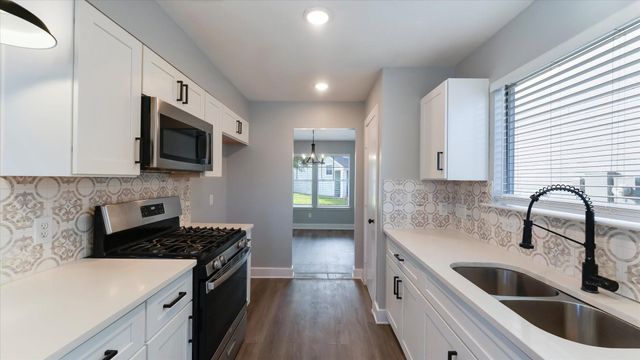 3819 W Traditions Court, Houston, TX 77082