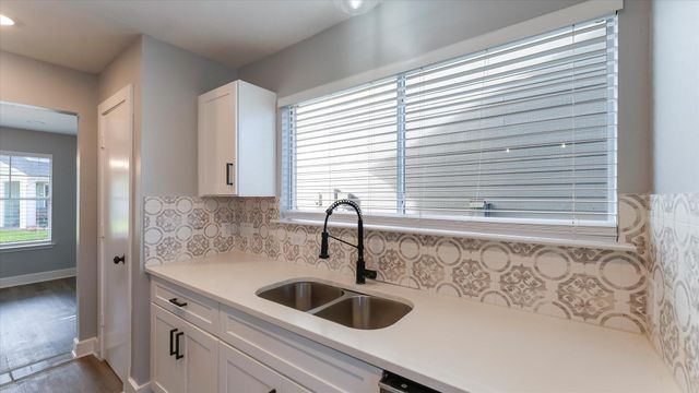 3819 W Traditions Court, Houston, TX 77082