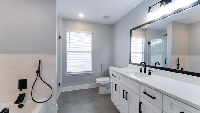 3819 W Traditions Court, Houston, TX 77082