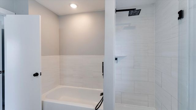 3819 W Traditions Court, Houston, TX 77082