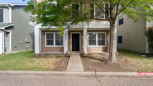 3819 W Traditions Court, Houston, TX 77082