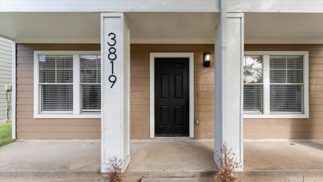 3819 W Traditions Court, Houston, TX 77082