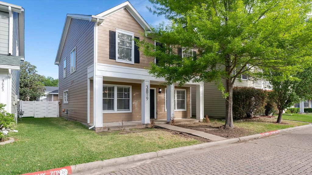 3819 W Traditions Court, Houston, TX 77082