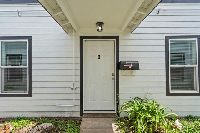 521 2nd Avenue N, Texas City, TX 77590