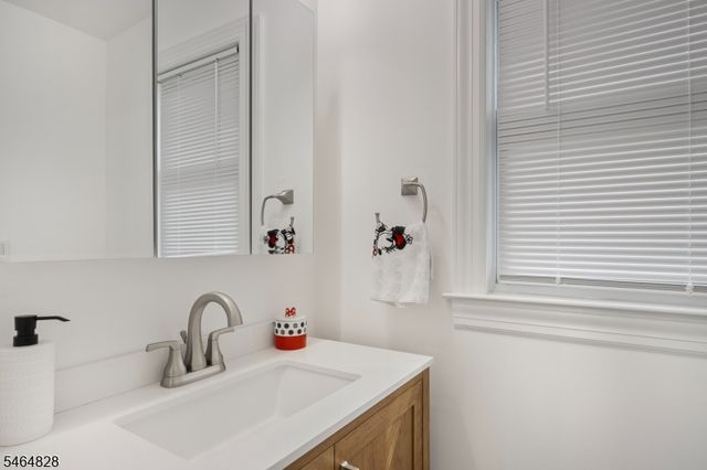 1519 Washington Ave, Pompton Lakes Boro, NJ 07442
