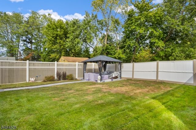 1519 Washington Ave, Pompton Lakes Boro, NJ 07442