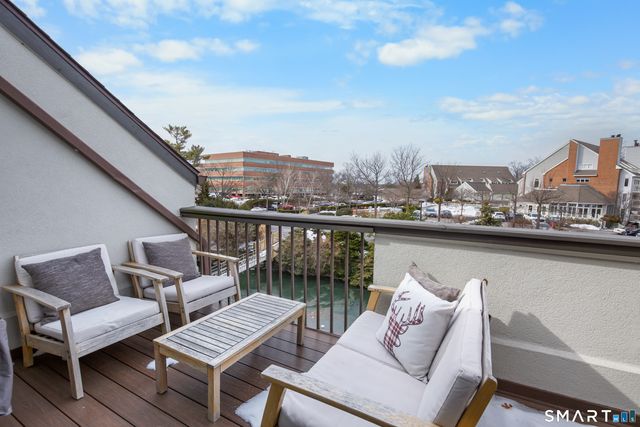 105 Harbor Drive 112, Stamford, CT 06902