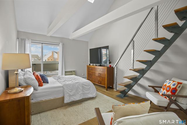 105 Harbor Drive 112, Stamford, CT 06902