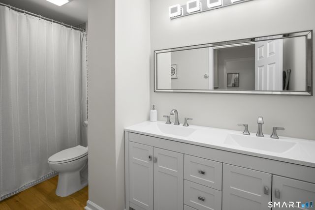 105 Harbor Drive 112, Stamford, CT 06902