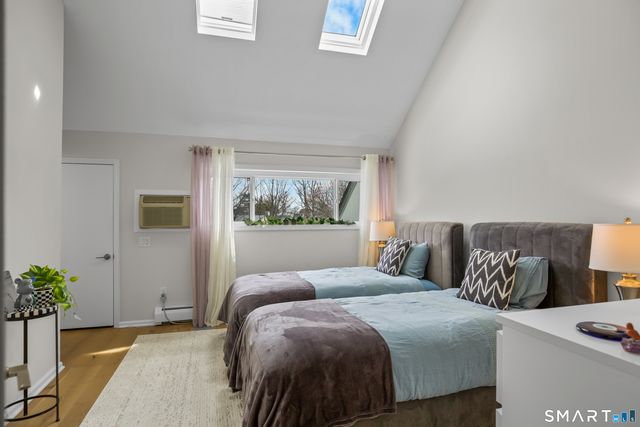 105 Harbor Drive 112, Stamford, CT 06902