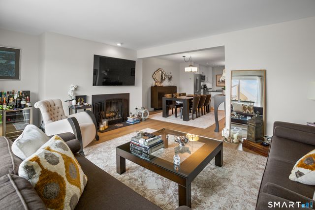 105 Harbor Drive 112, Stamford, CT 06902