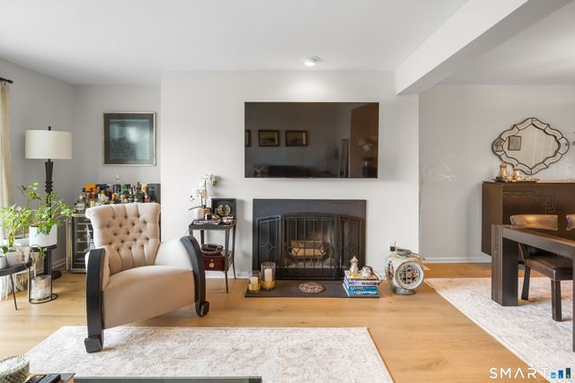 105 Harbor Drive 112, Stamford, CT 06902