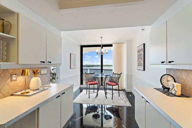 100 Lakeshore Drive 457, North Palm Beach, FL 33408
