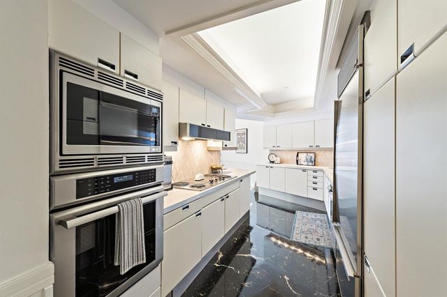 100 Lakeshore Drive 457, North Palm Beach, FL 33408