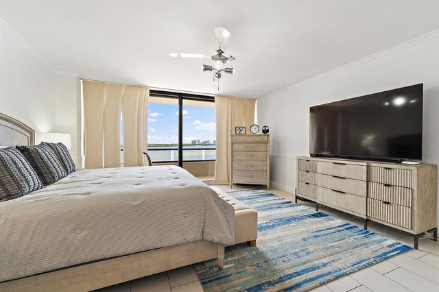 100 Lakeshore Drive 457, North Palm Beach, FL 33408
