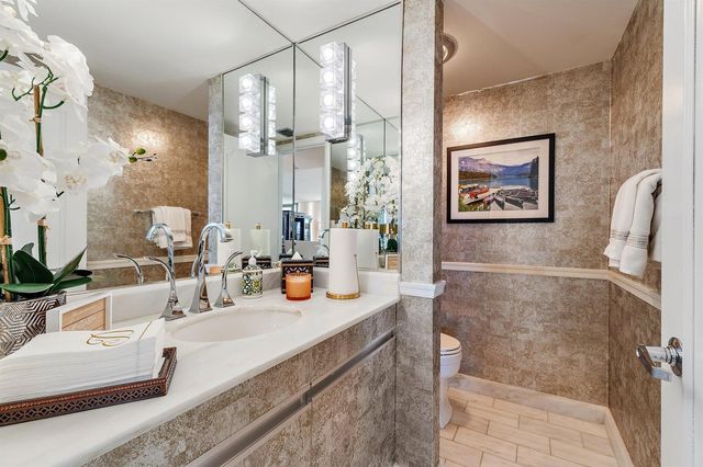100 Lakeshore Drive 457, North Palm Beach, FL 33408
