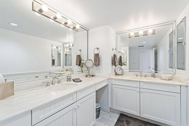 100 Lakeshore Drive 457, North Palm Beach, FL 33408