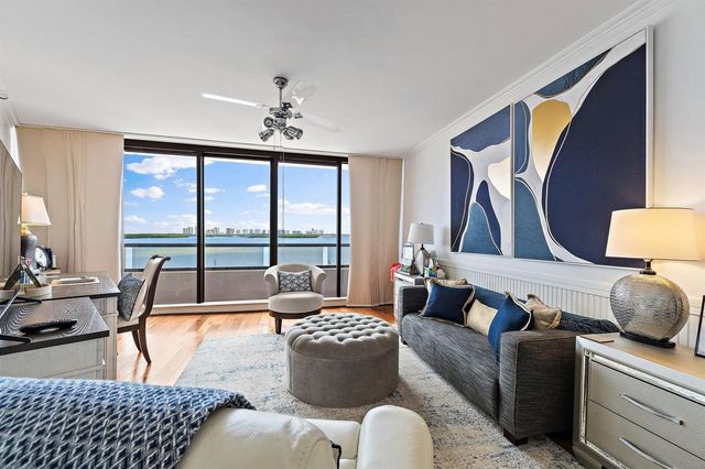 100 Lakeshore Drive 457, North Palm Beach, FL 33408